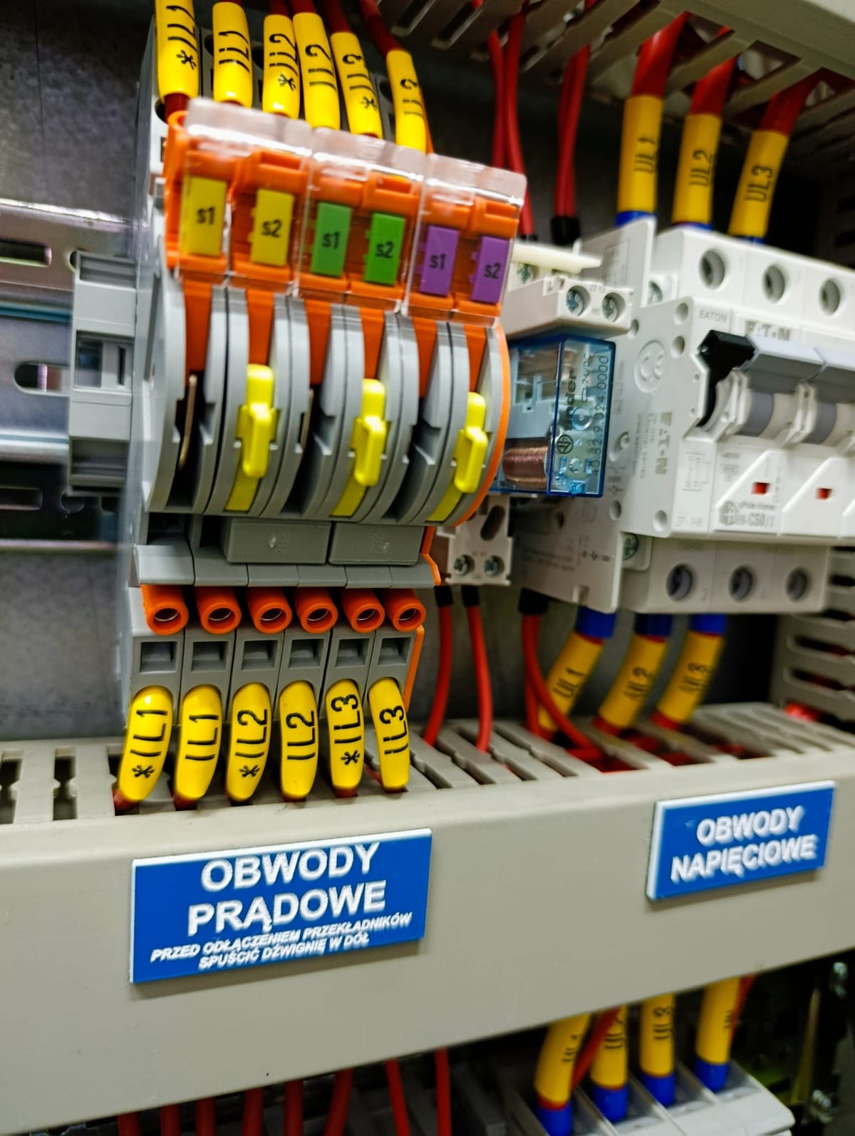 Zaciski probiercze obwodów prądowych z instrukcją odłączania przekładników